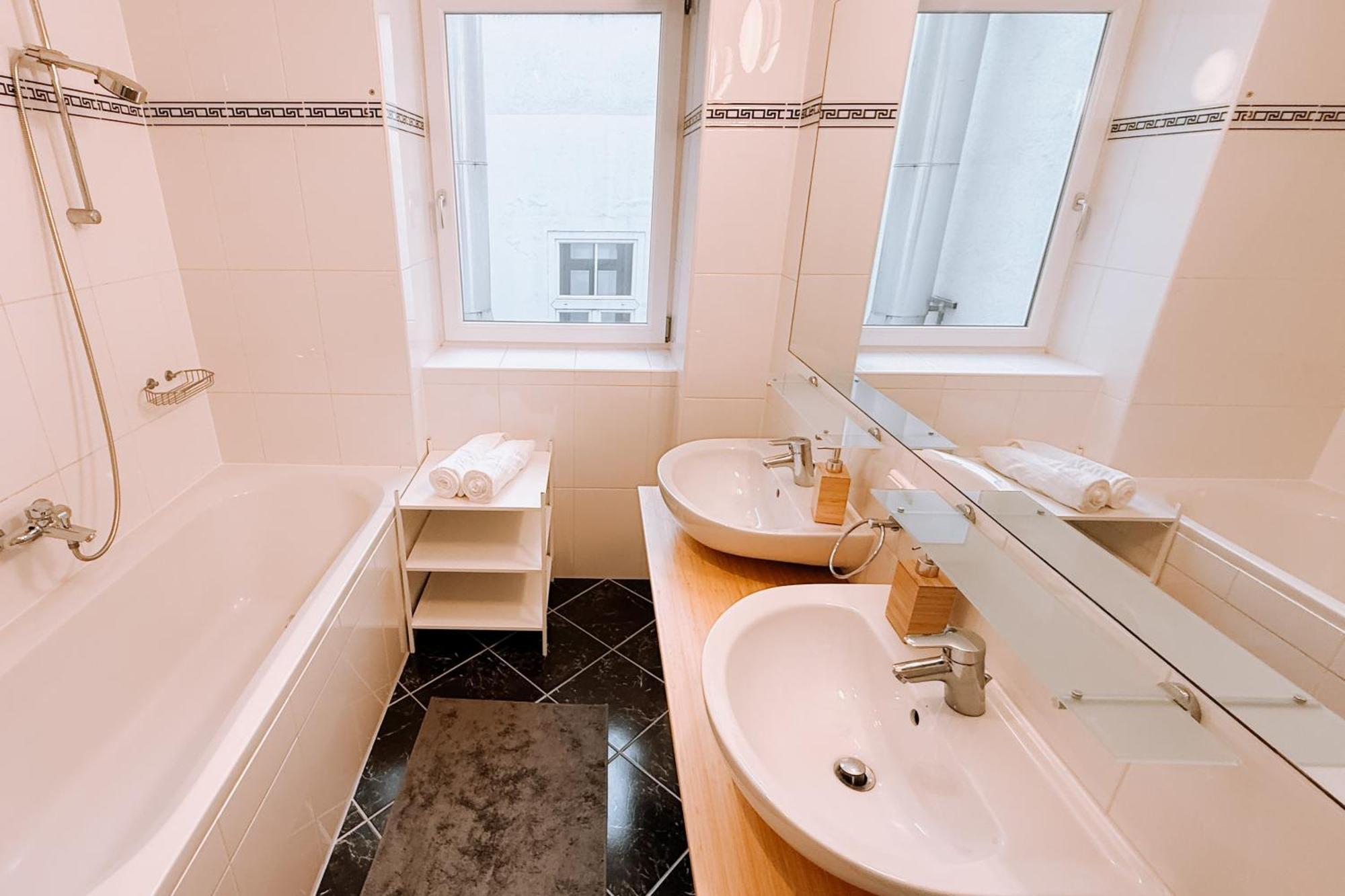 90Qm, 3 Bedrooms, Near Schoenbrunn, Balcony - Axara Housing Vídeň Exteriér fotografie